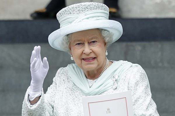 Honouring two Egyptians in London Britain's Queen Elizabeth II waves as she leaves St Paul's Cathedral after a national service of thanksgiving for the QueenÛªs Diamond Jubilee at in London on June 5, 2012. Britain's Queen Elizabeth II wraps up four days of diamond jubilee celebrations with a thanksgiving service and ceremonial carriage procession in London, a formal contrast to the spectacular pop tribute staged outside Buckingham Palace the day before. AFP PHOTO / IAN KINGTONIAN KINGTON/AFP/GettyImages ORG XMIT: