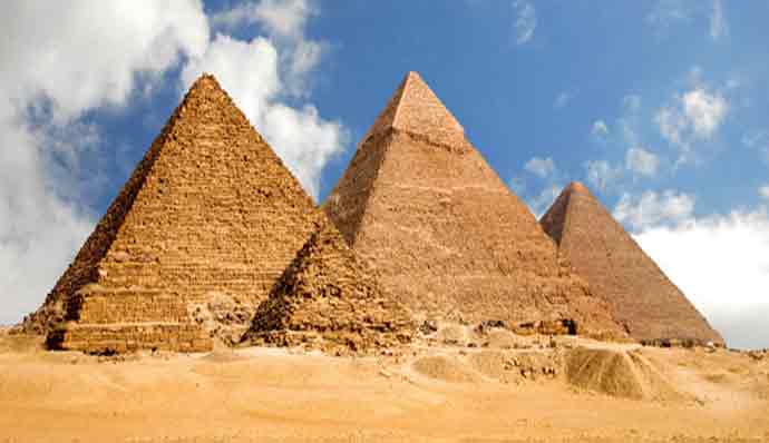 Full steam ahead to revamp pyramid site by September: Antiquities Ministry