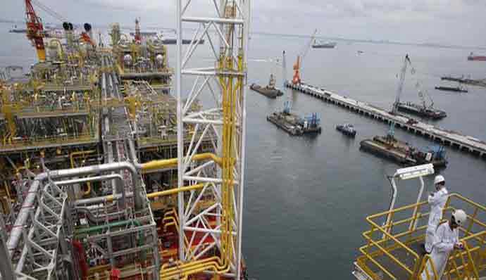 Oil rises amid volatility as Opec meets