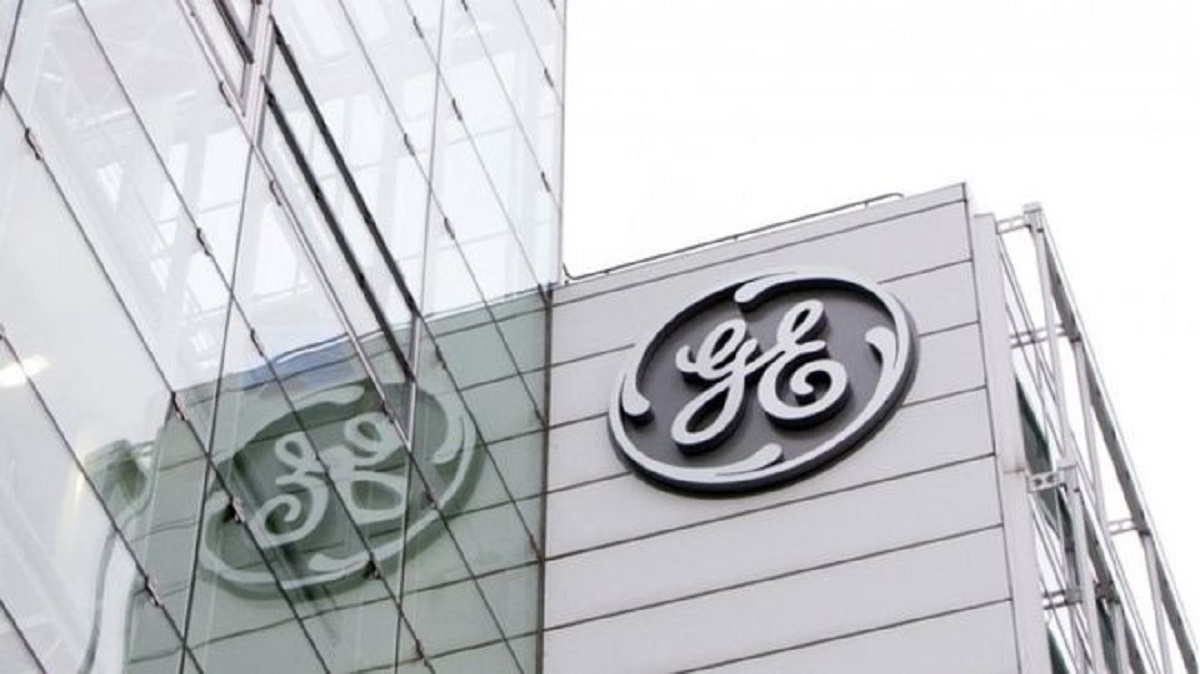 General Electric cuts profit outlook ahead of turnaround plan