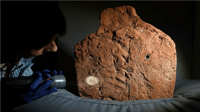 A 4,000-Year-Old Handprint Found on Egyptian Clay Model
