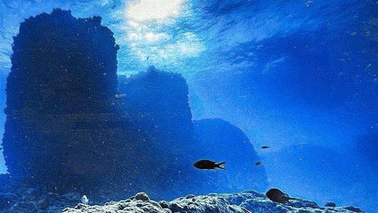 Sunken Port Discovery Revives Quest for Cleopatra’s Tomb